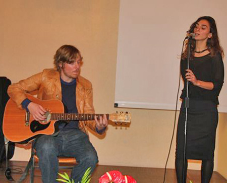 Das Musikduo &bdquo;Benyonca&ldquo; (2014 in Wiesbaden dabei)
