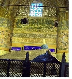 Mevlanas Grab innerhalb des Mausoleums in Konya